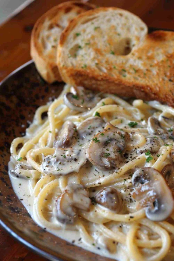 Creamy Garlic Mushroom Pasta